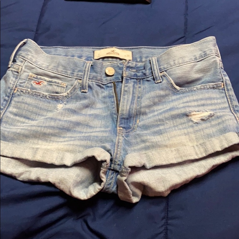 Light blue Hollister shorts Size 7, w 28